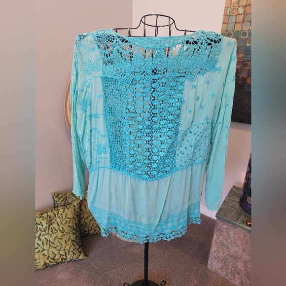 Johnny Was asymmetrical patchwork top - Picture 4 of 6